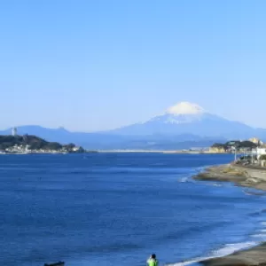 雪化粧した　富士山のサムネイル